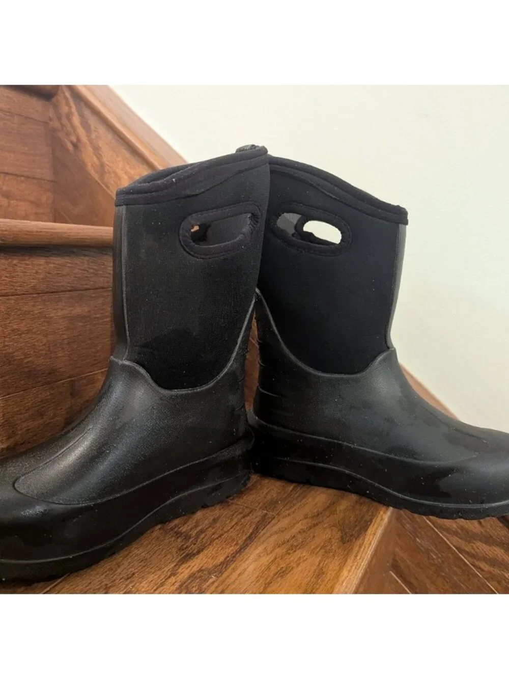 Bogs Neo-Classic boots Solid black Youth Size 1 big kid.